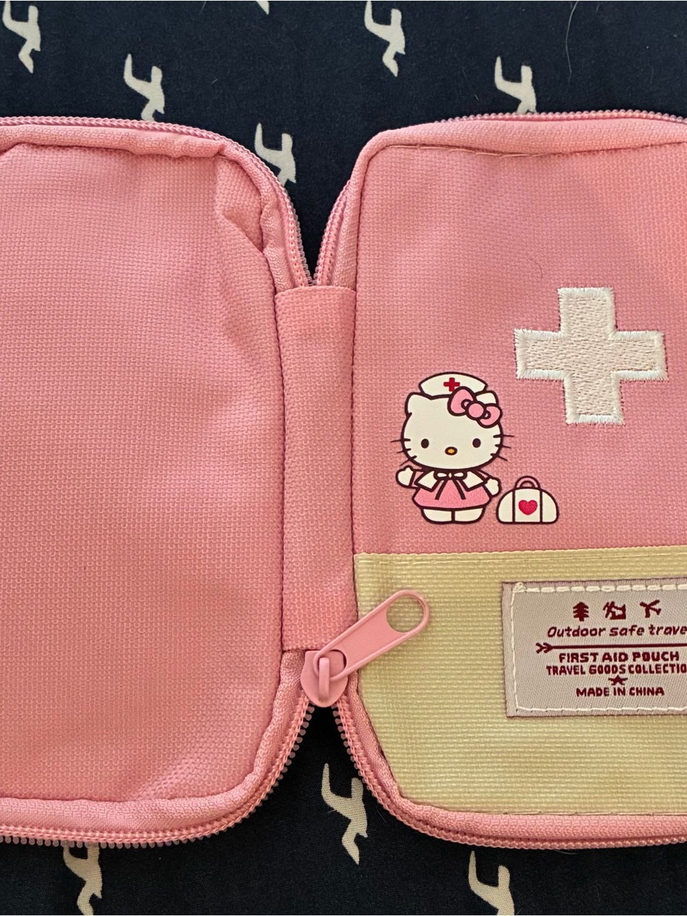 Hello Kitty Small Pouch - Picture 3 of 4